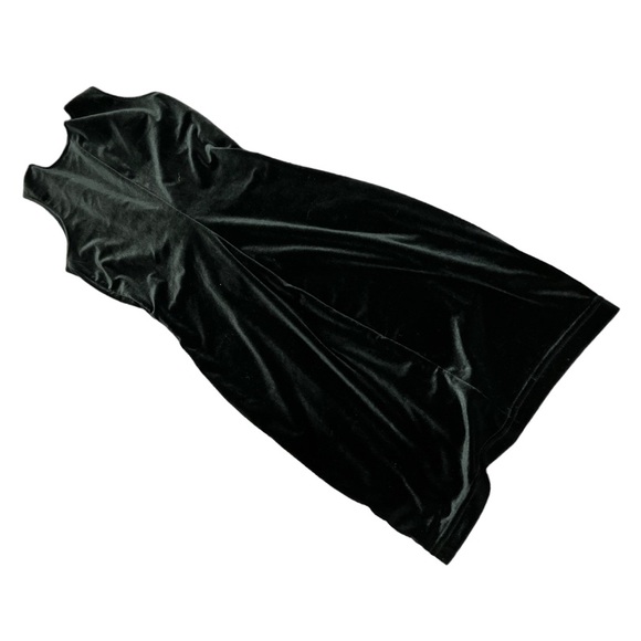 Black velour deep v cocktail dress - Picture 2 of 6